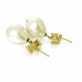 Pearl drop earrings